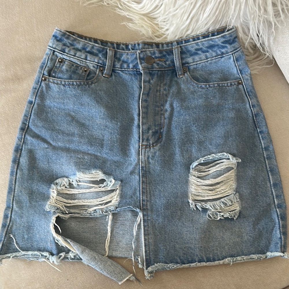 Distressed Denim Mini Skiet